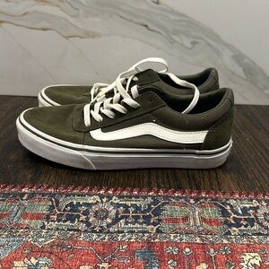 OLIVE GREEN OLD SKOOL VANS SIZE 7